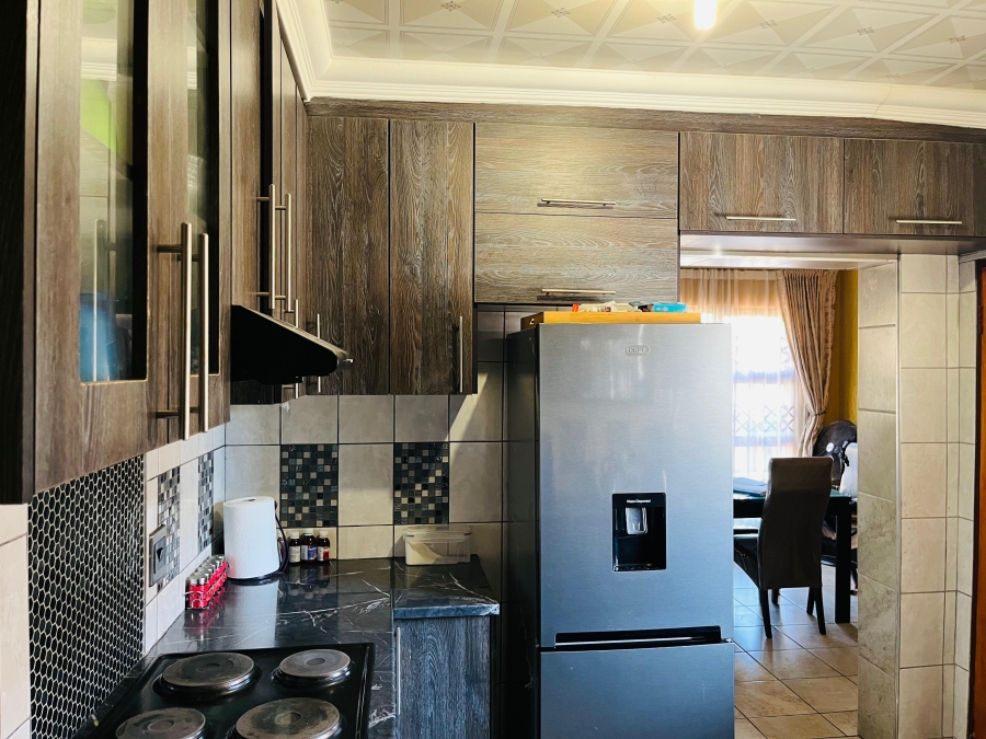 3 Bedroom Property for Sale in Mhluzi Mpumalanga