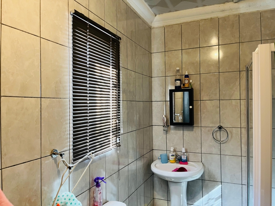 3 Bedroom Property for Sale in Mhluzi Mpumalanga