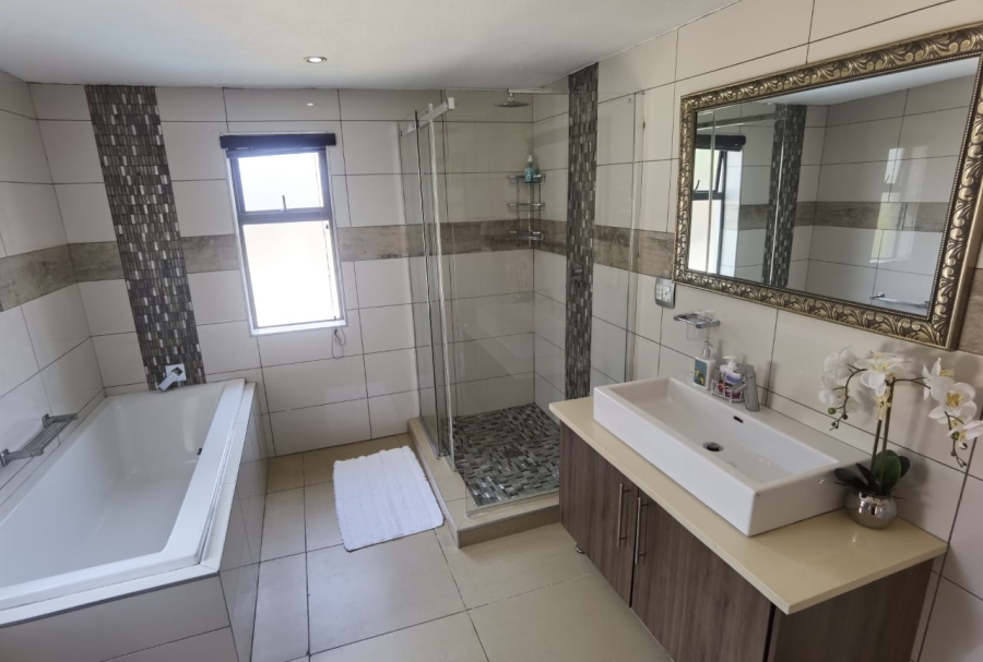 4 Bedroom Property for Sale in Elawini Lifestyle Estate Mpumalanga