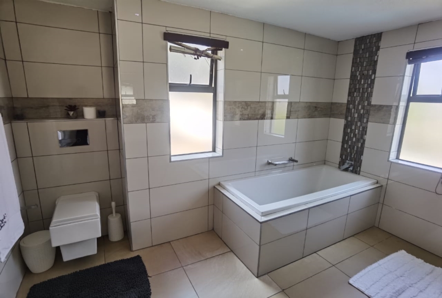 4 Bedroom Property for Sale in Elawini Lifestyle Estate Mpumalanga