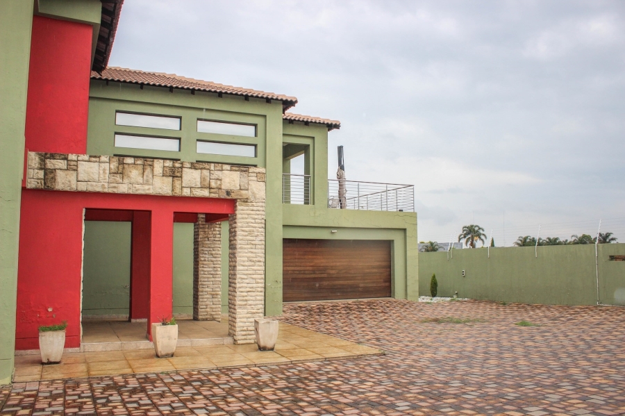 6 Bedroom Property for Sale in Aerorand Mpumalanga