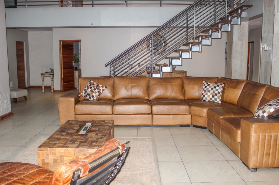 6 Bedroom Property for Sale in Aerorand Mpumalanga