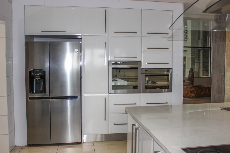 6 Bedroom Property for Sale in Aerorand Mpumalanga