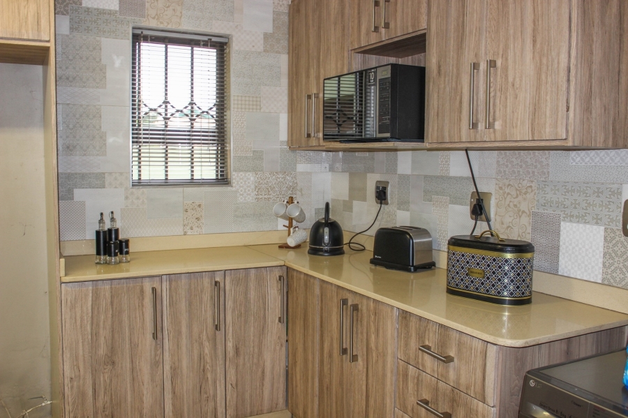 6 Bedroom Property for Sale in Aerorand Mpumalanga