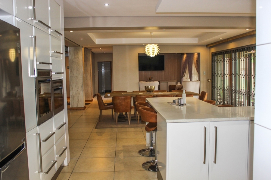 6 Bedroom Property for Sale in Aerorand Mpumalanga