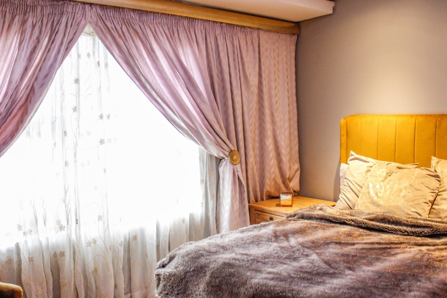 6 Bedroom Property for Sale in Aerorand Mpumalanga
