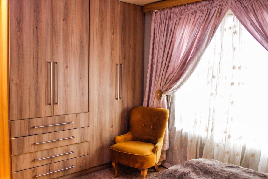 6 Bedroom Property for Sale in Aerorand Mpumalanga