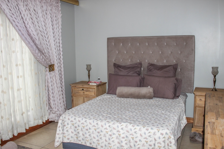 6 Bedroom Property for Sale in Aerorand Mpumalanga