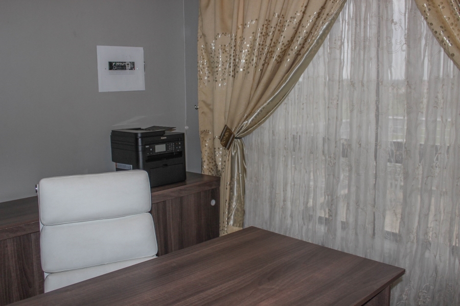 6 Bedroom Property for Sale in Aerorand Mpumalanga