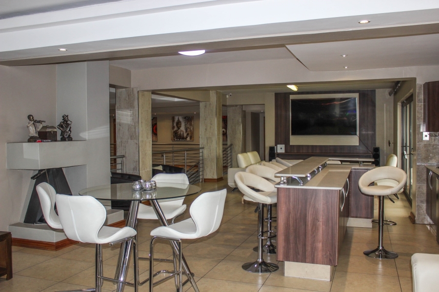 6 Bedroom Property for Sale in Aerorand Mpumalanga