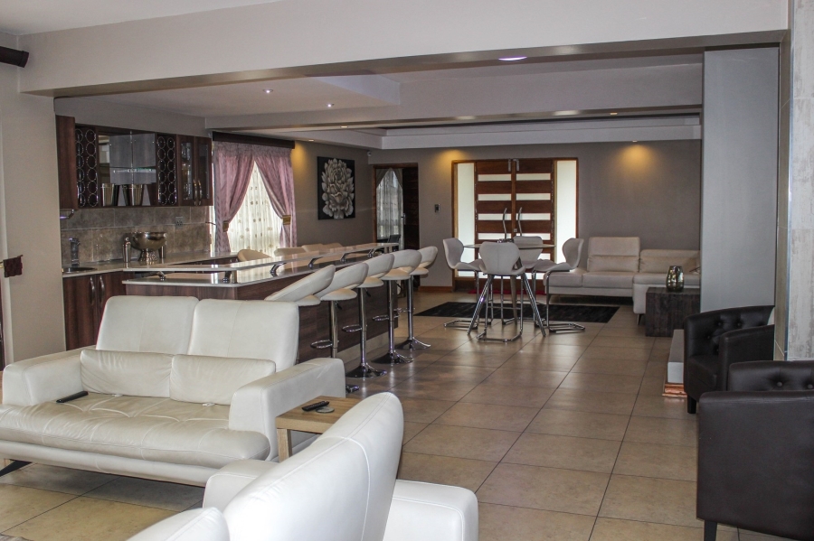 6 Bedroom Property for Sale in Aerorand Mpumalanga