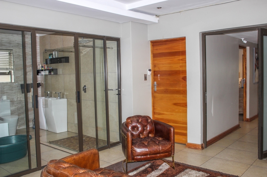 6 Bedroom Property for Sale in Aerorand Mpumalanga