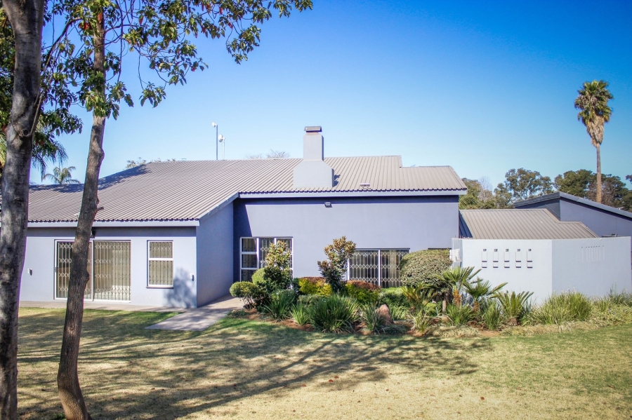7 Bedroom Property for Sale in Gholfsig Mpumalanga
