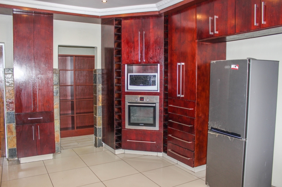7 Bedroom Property for Sale in Gholfsig Mpumalanga