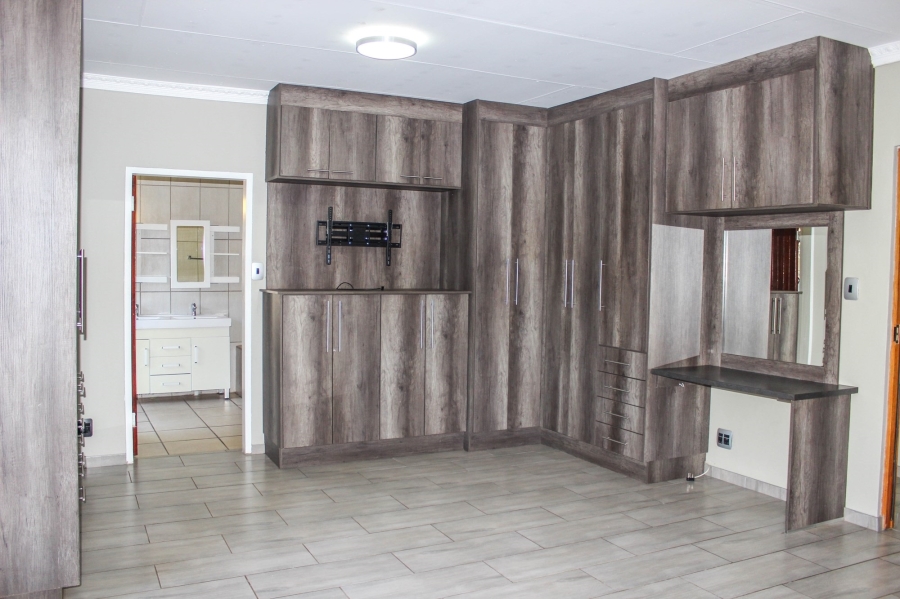7 Bedroom Property for Sale in Gholfsig Mpumalanga