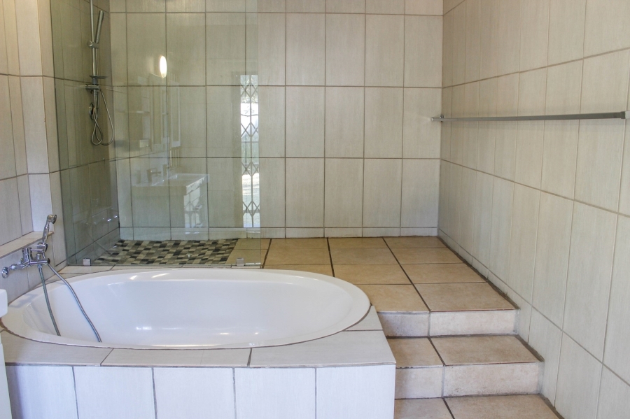7 Bedroom Property for Sale in Gholfsig Mpumalanga