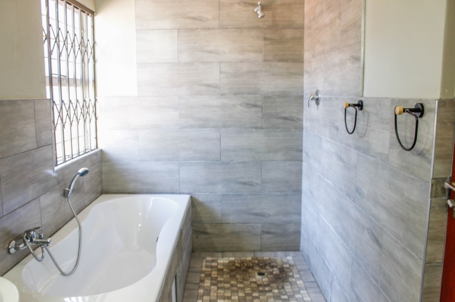 7 Bedroom Property for Sale in Gholfsig Mpumalanga