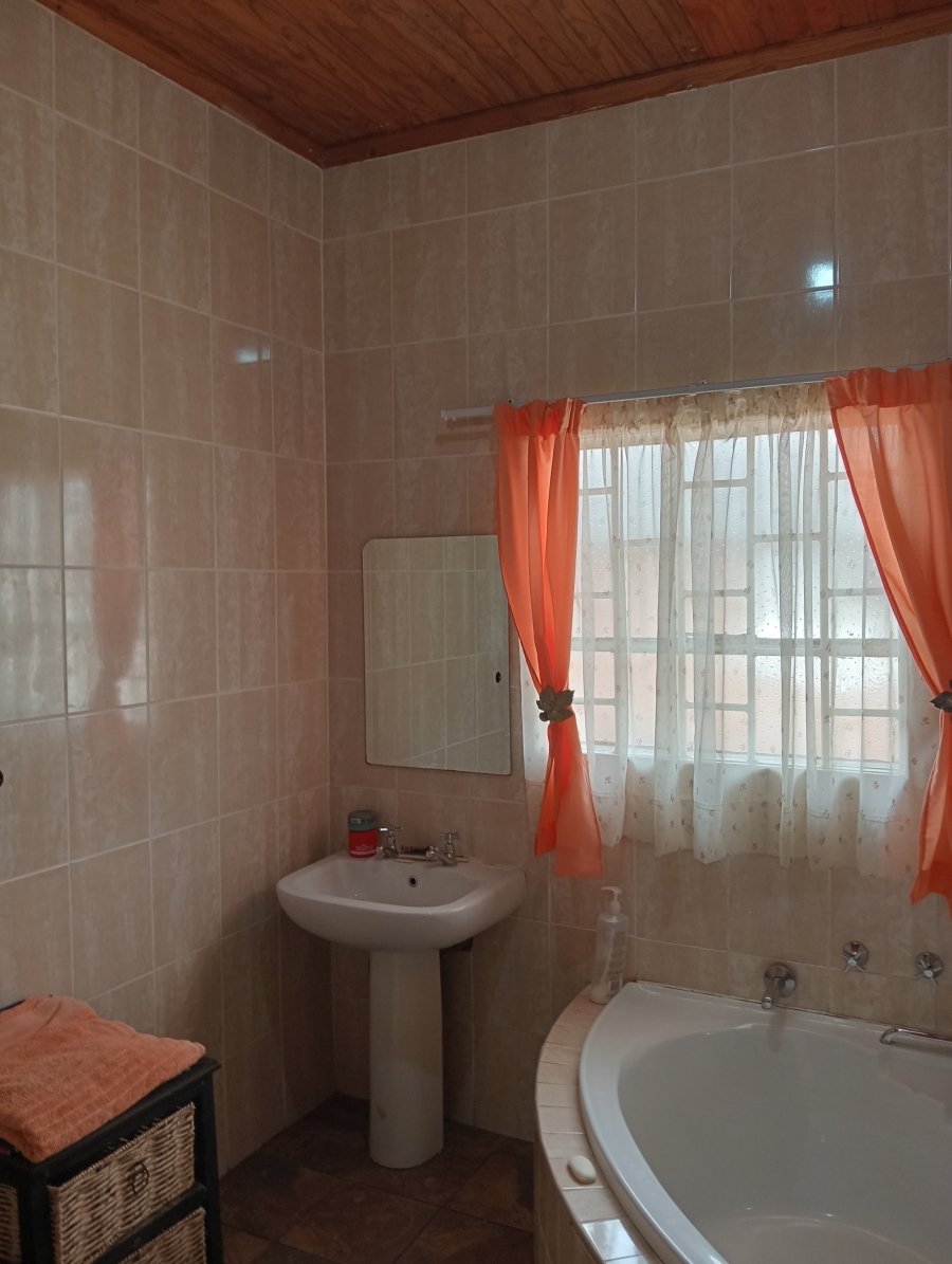 4 Bedroom Property for Sale in Rietkol AH Mpumalanga