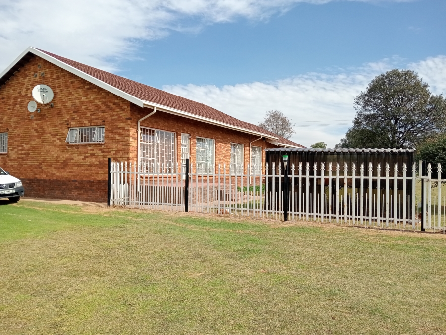 4 Bedroom Property for Sale in Rietkol AH Mpumalanga