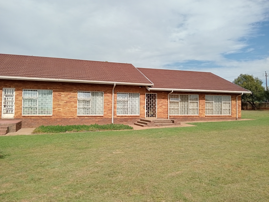 4 Bedroom Property for Sale in Rietkol AH Mpumalanga
