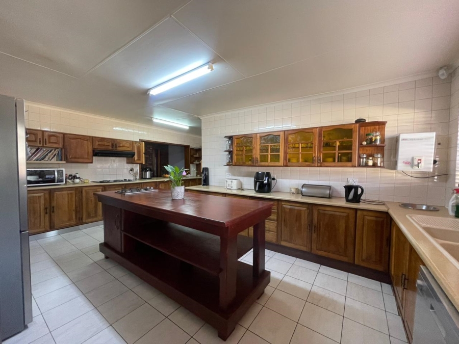6 Bedroom Property for Sale in Trichardt Mpumalanga