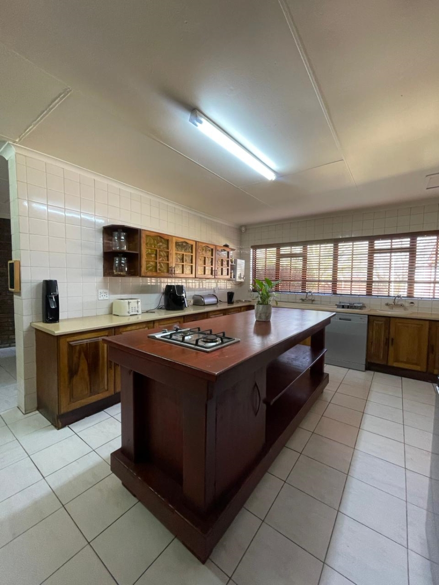 6 Bedroom Property for Sale in Trichardt Mpumalanga