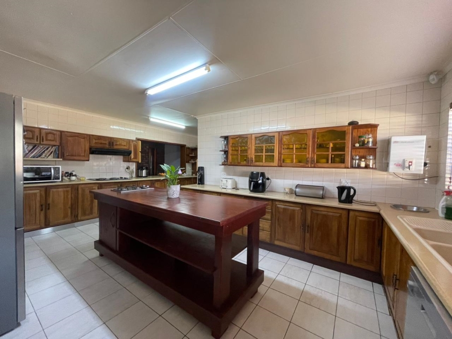 6 Bedroom Property for Sale in Trichardt Mpumalanga