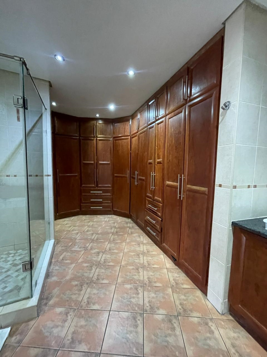 6 Bedroom Property for Sale in Trichardt Mpumalanga