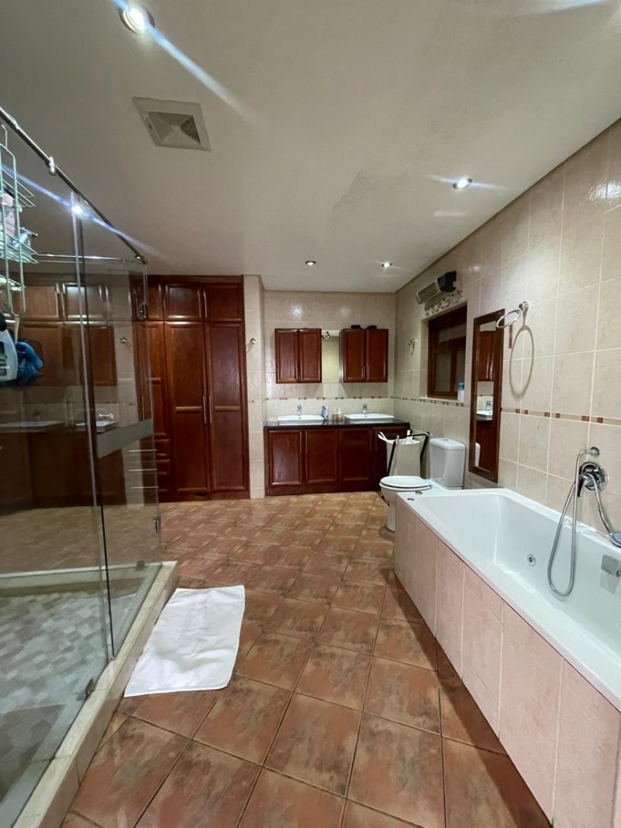 6 Bedroom Property for Sale in Trichardt Mpumalanga