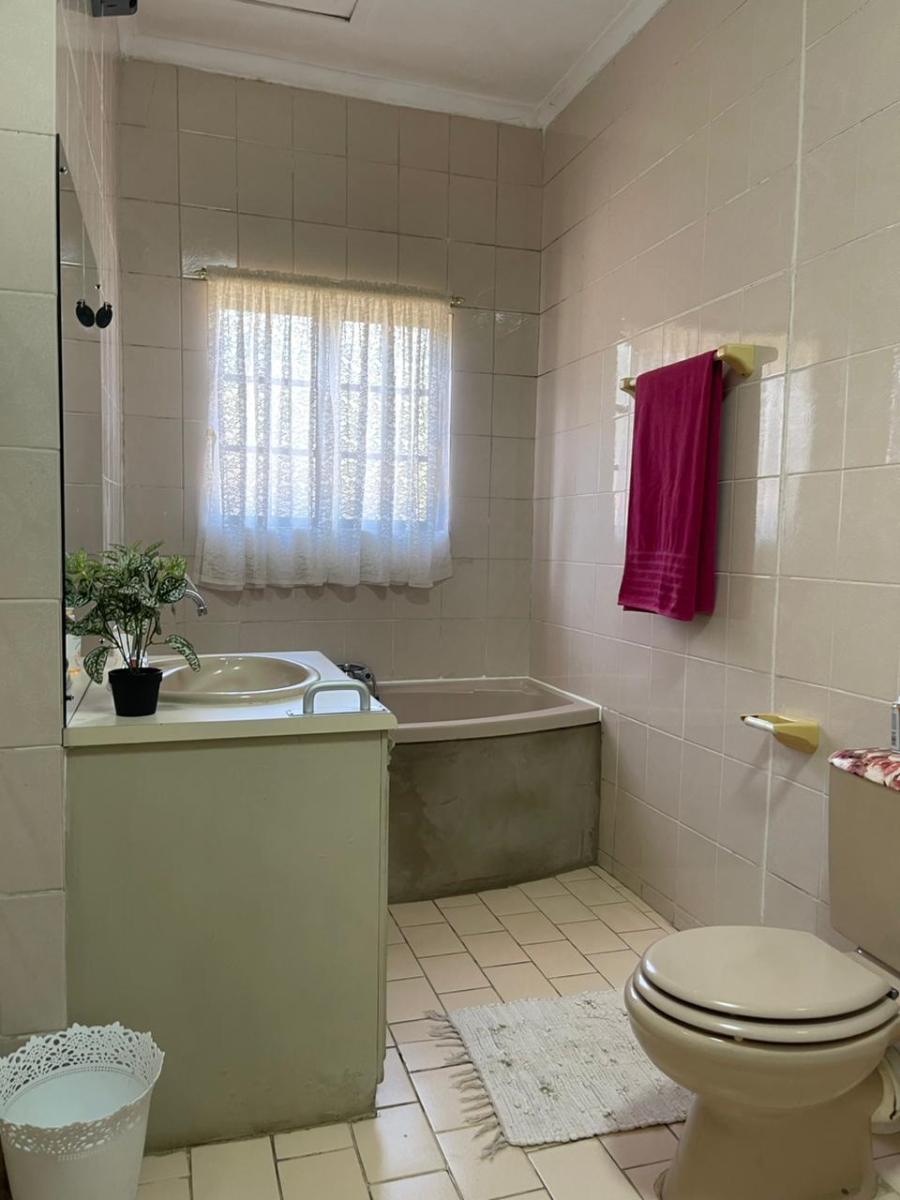 6 Bedroom Property for Sale in Trichardt Mpumalanga