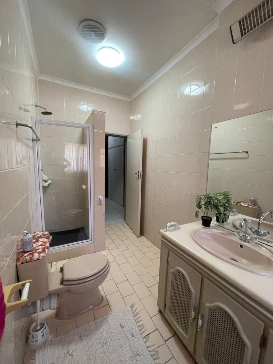6 Bedroom Property for Sale in Trichardt Mpumalanga