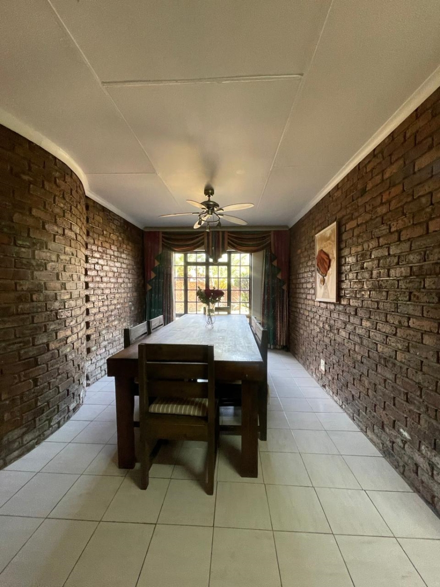 6 Bedroom Property for Sale in Trichardt Mpumalanga