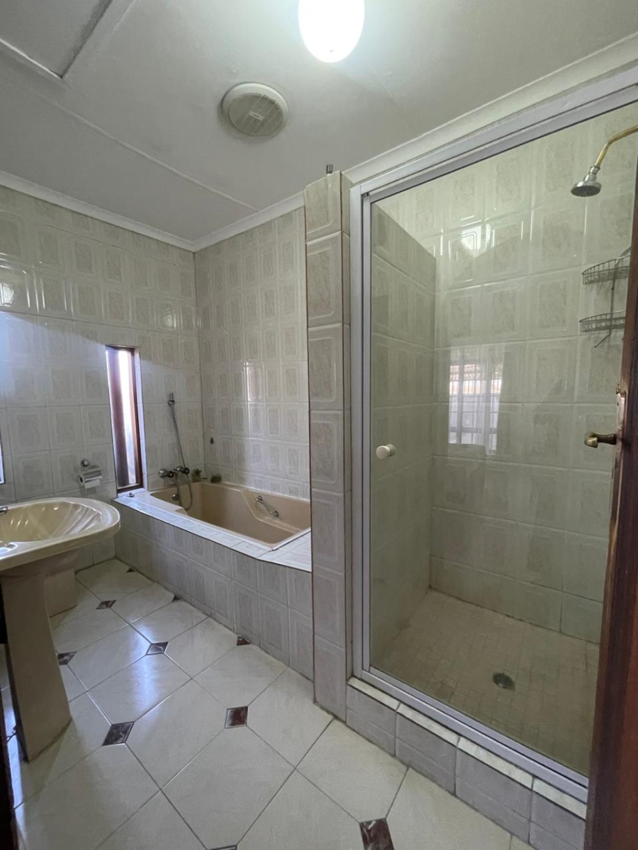 6 Bedroom Property for Sale in Trichardt Mpumalanga