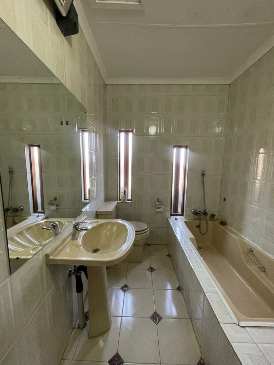 6 Bedroom Property for Sale in Trichardt Mpumalanga