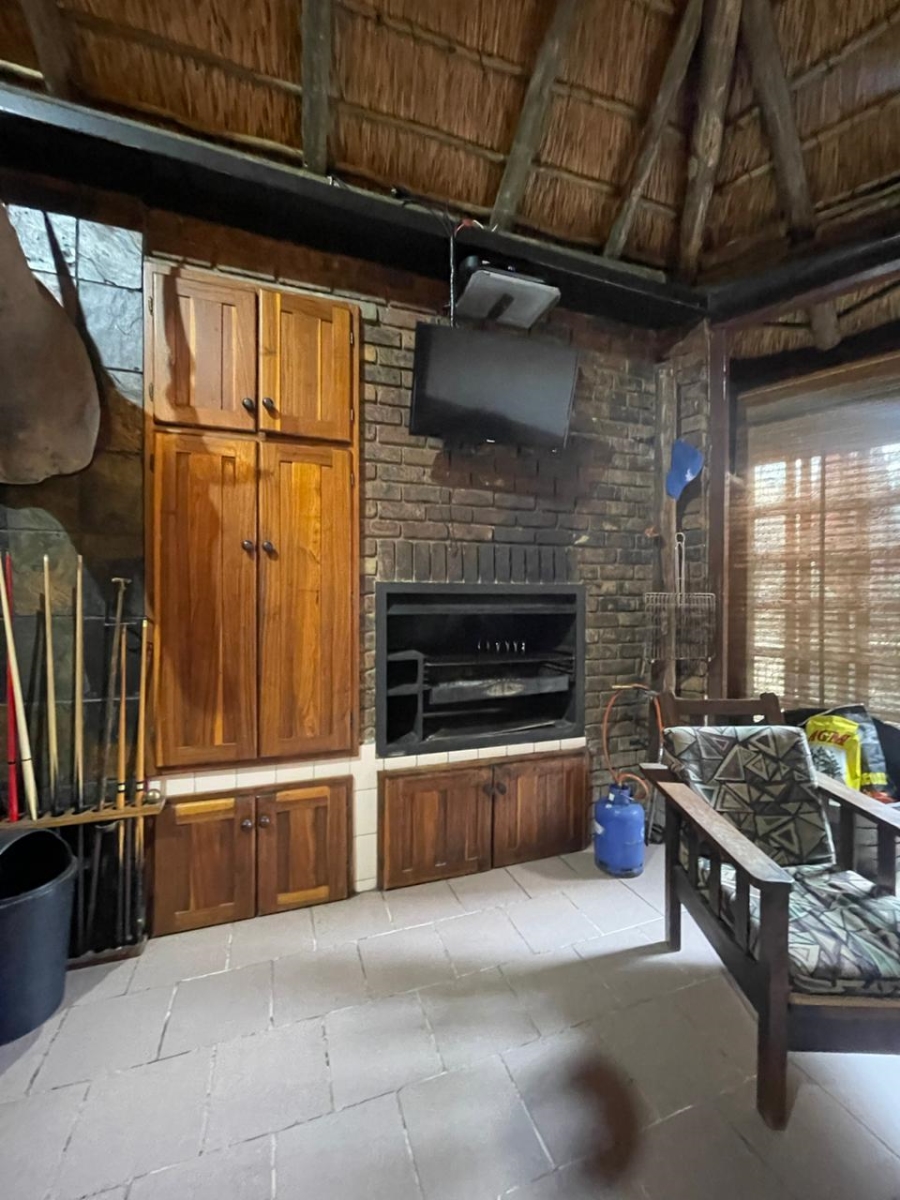 6 Bedroom Property for Sale in Trichardt Mpumalanga
