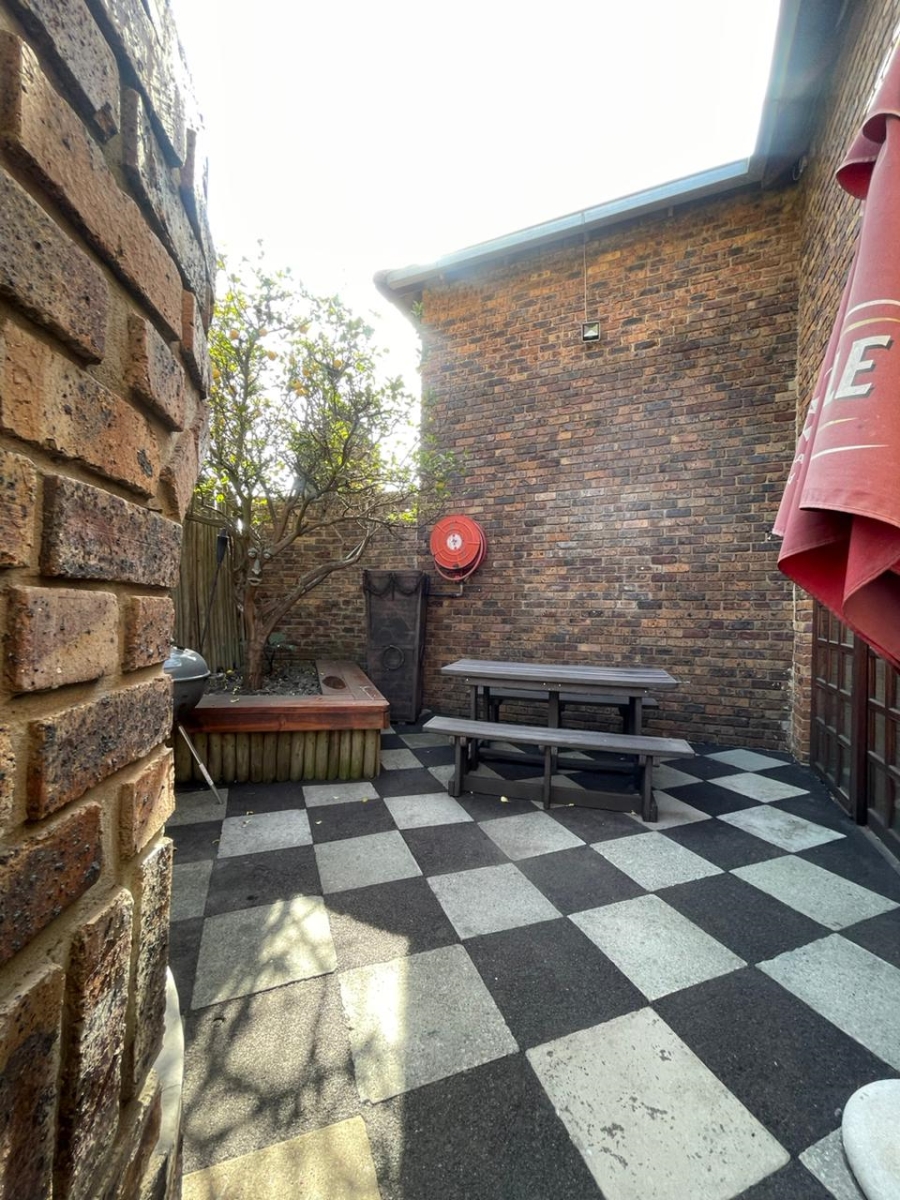 6 Bedroom Property for Sale in Trichardt Mpumalanga