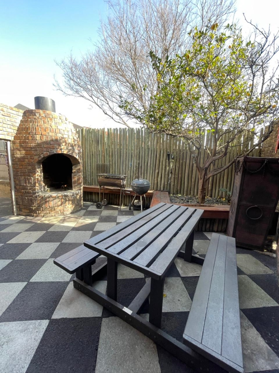 6 Bedroom Property for Sale in Trichardt Mpumalanga