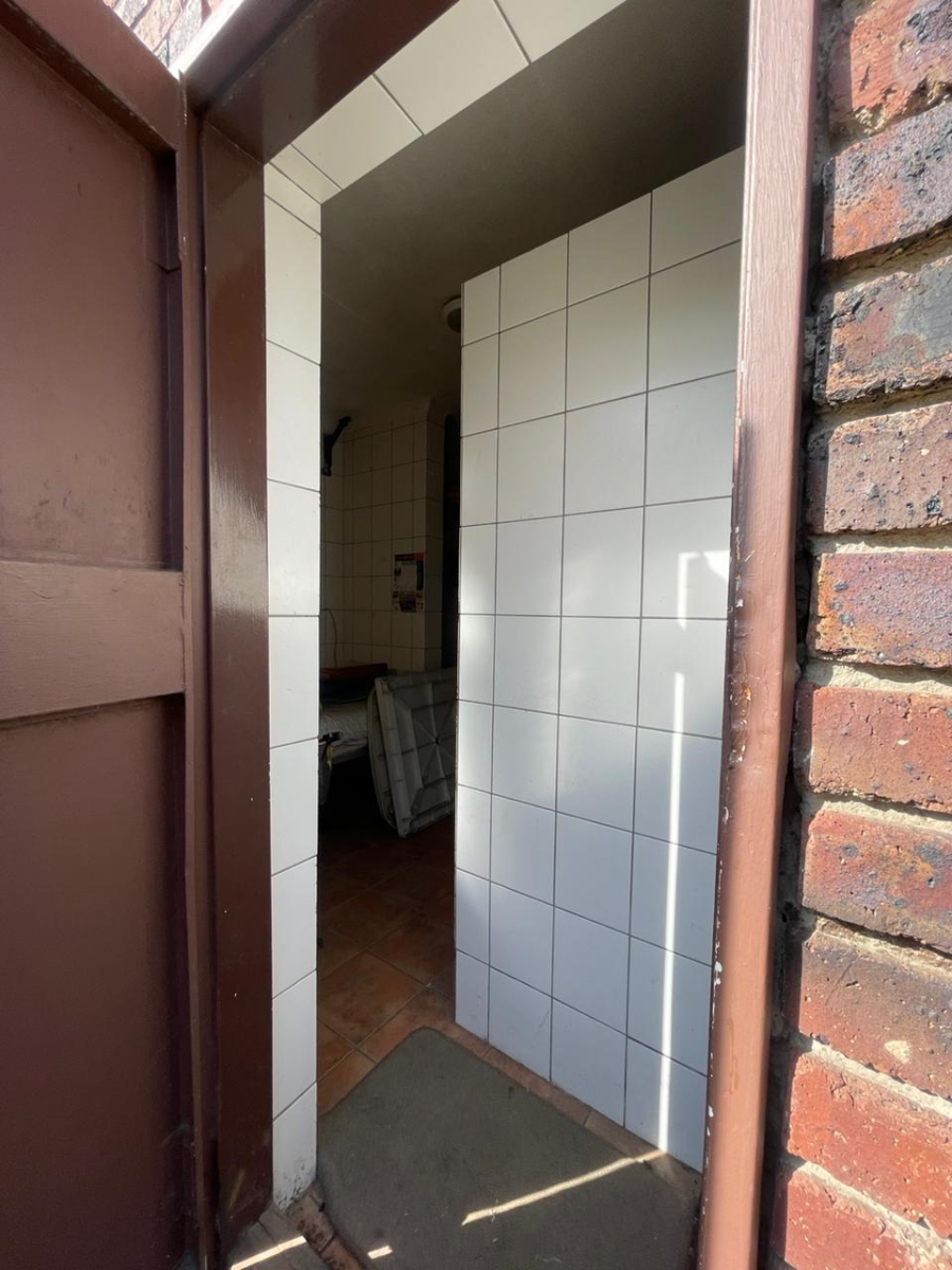 6 Bedroom Property for Sale in Trichardt Mpumalanga