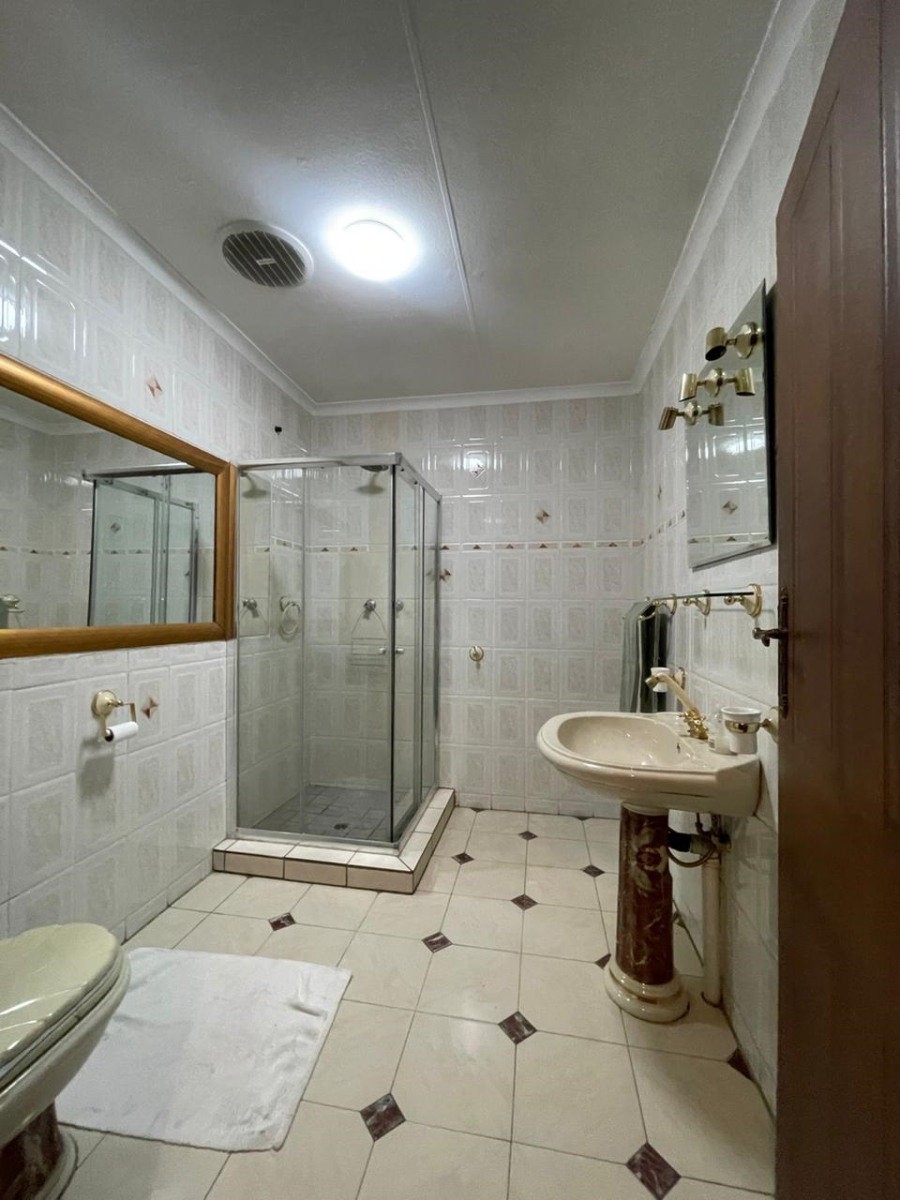 6 Bedroom Property for Sale in Trichardt Mpumalanga