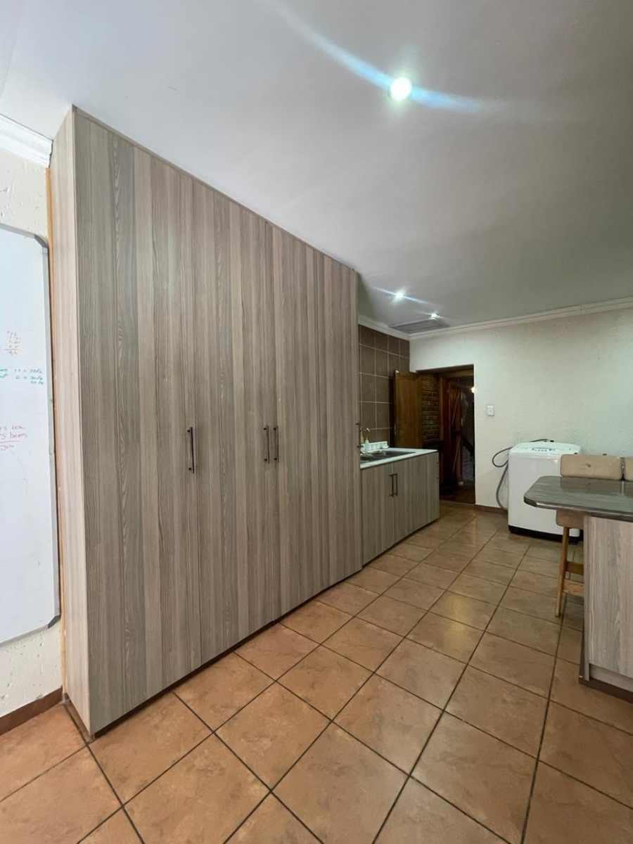 6 Bedroom Property for Sale in Trichardt Mpumalanga
