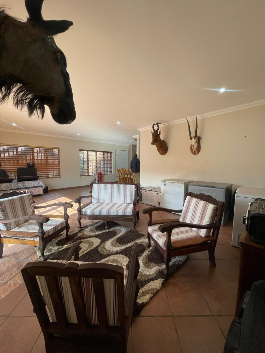 6 Bedroom Property for Sale in Trichardt Mpumalanga