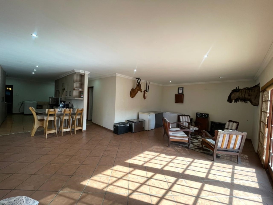 6 Bedroom Property for Sale in Trichardt Mpumalanga