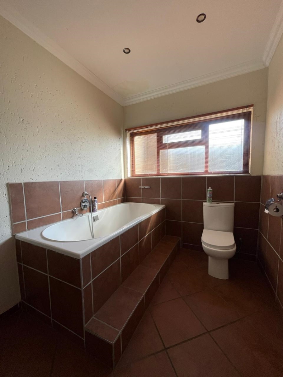 6 Bedroom Property for Sale in Trichardt Mpumalanga