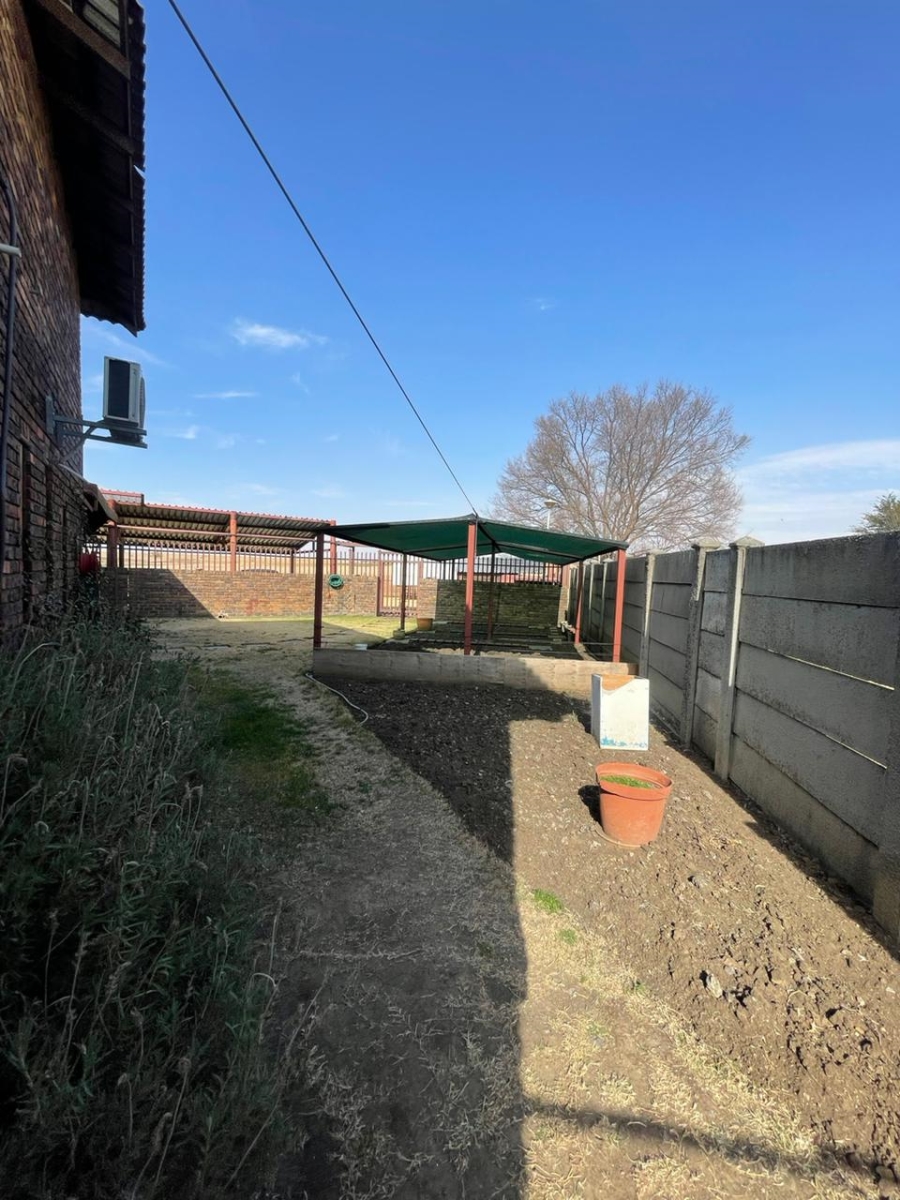 6 Bedroom Property for Sale in Trichardt Mpumalanga