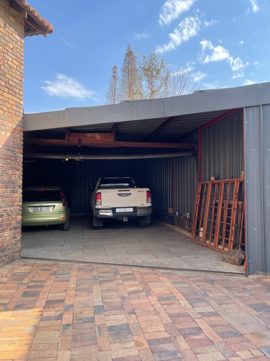 6 Bedroom Property for Sale in Trichardt Mpumalanga