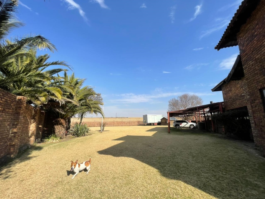 6 Bedroom Property for Sale in Trichardt Mpumalanga