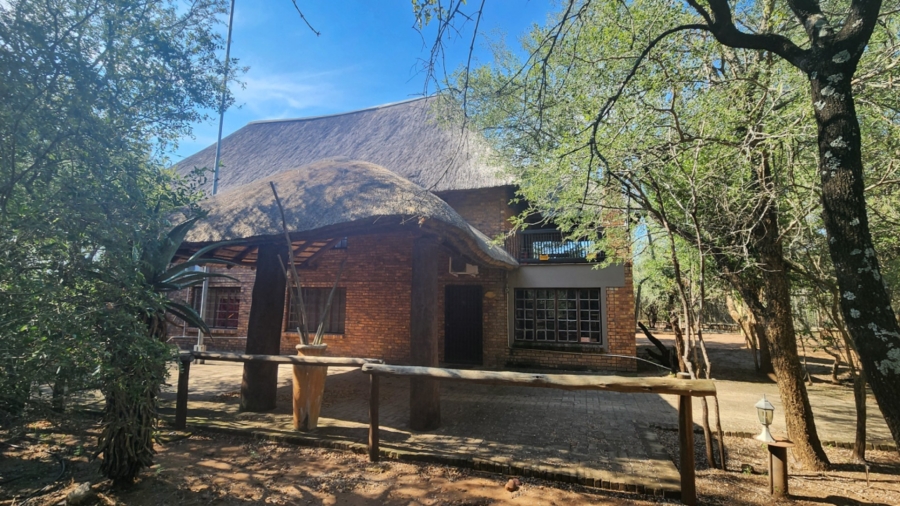 5 Bedroom Property for Sale in Marloth Park Mpumalanga