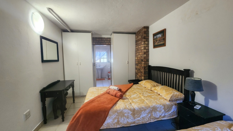 5 Bedroom Property for Sale in Marloth Park Mpumalanga