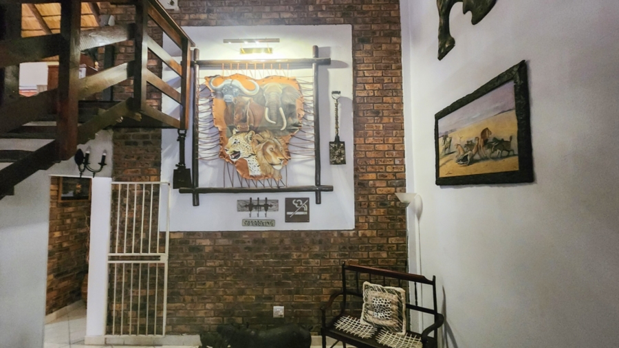5 Bedroom Property for Sale in Marloth Park Mpumalanga