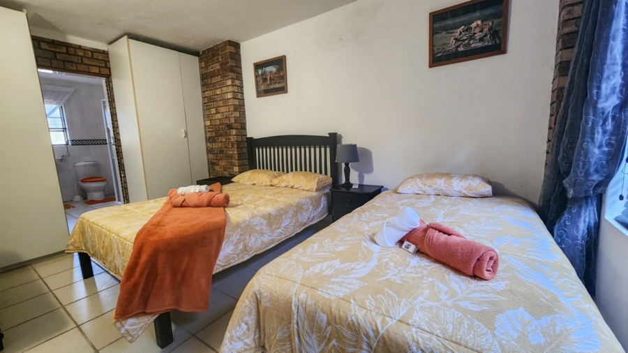 5 Bedroom Property for Sale in Marloth Park Mpumalanga